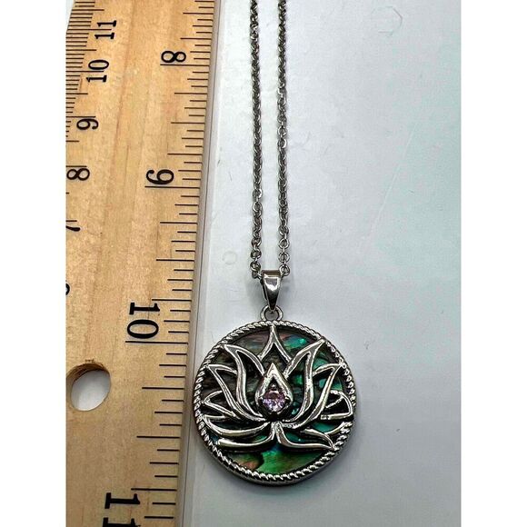 NEW Silver Abalone Shell Lotus Flower Round Pendant Necklace Womens - Picture 9 of 15